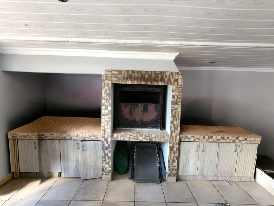 4 Bedroom Property for Sale in Protea Park North West